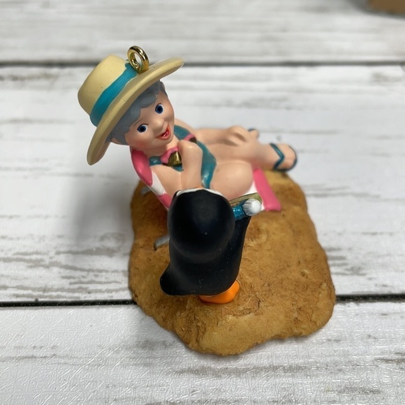 HALLMARK MRS CLAUS’S HOLIDAY 2000 Christmas ornament vintage - Picture 4 of 8